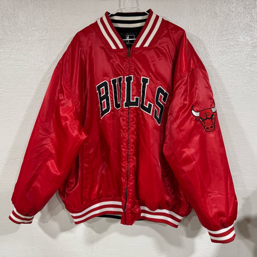 Vintage NBA Chicago Bulls Reversible Red Black Satin Jacket 3XL Majestic Brand